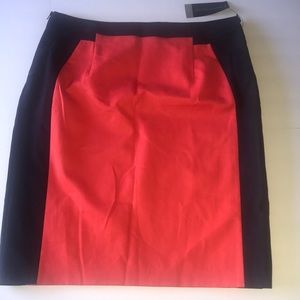 NWT Worthington Coral and Navy Skirt Size 10